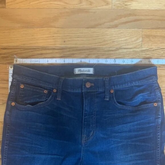 Madewell Medium Wash Skinny-Skinny Stretchy Jeans | Sleek & Comfortable - Picture 4 of 8